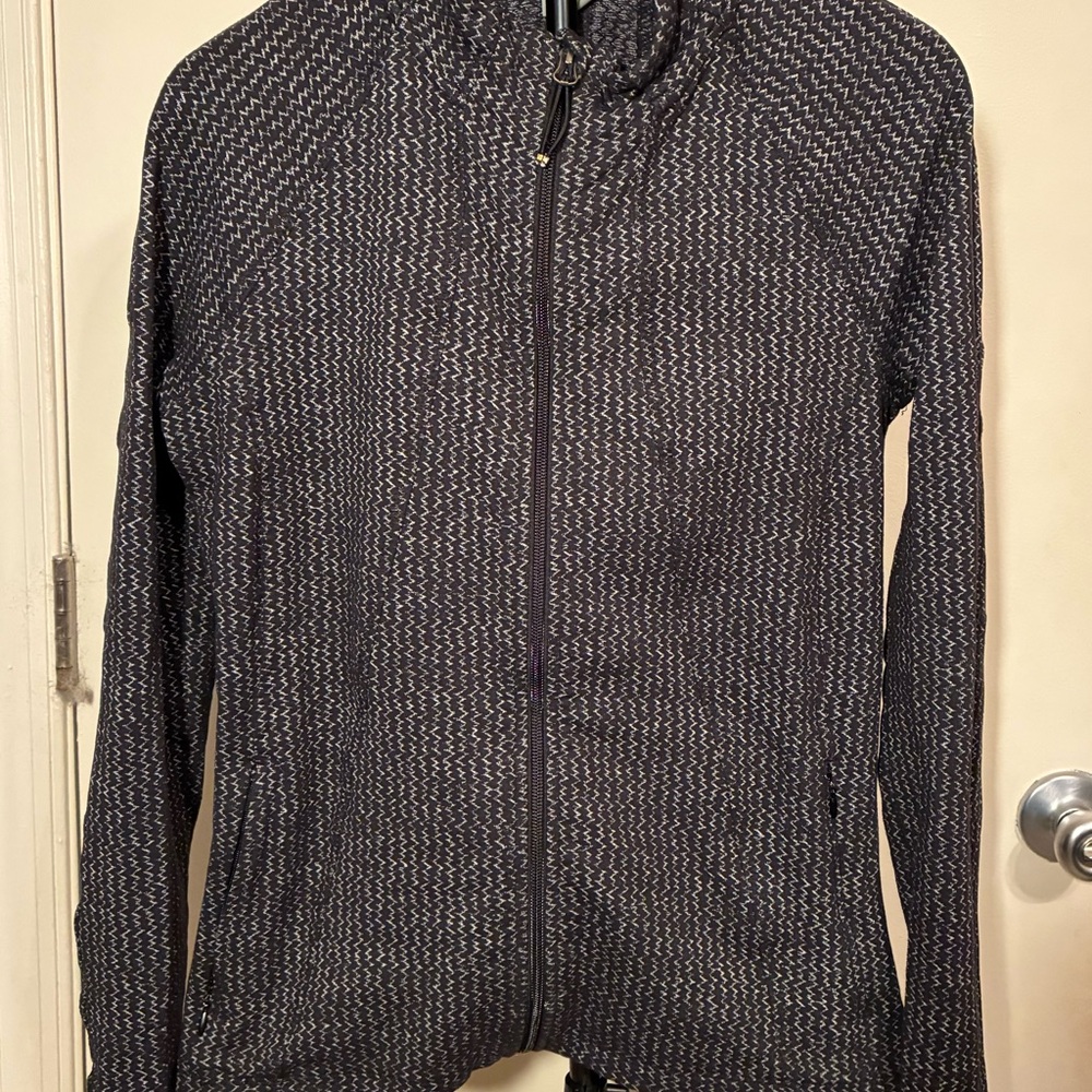 Athleta “Heartbeat Hope” Full-Zip Athletic Jacket Gray Black Comfort Sporty M